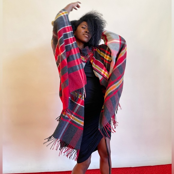 Vivienne Westwood BRAND NEW AW16 PONCHO WITH SCARVES attached Red Tartan - Picture 11 of 15